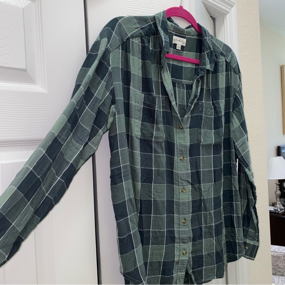 Button down - Picture 3 of 4
